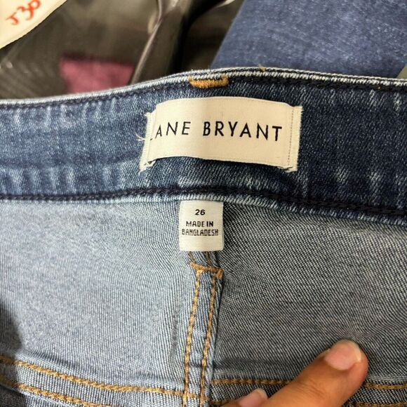 Lane Bryant Signature Fit Mid Rise Bermuda Shorts 26 Blue Flex Magic Waistband - Picture 5 of 9